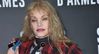 Image for Arielle Dombasle : L'Icône Intemporelle du Cinéma et de la Chanson Française