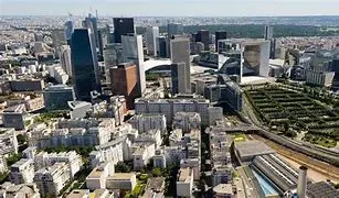 Image for La Défense : Un quartier d'affaires emblématique de Paris et de la France
