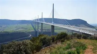 Image for Le Viaduc de Garabit : Une Prouesse Architecturale au Cœur du Cantal