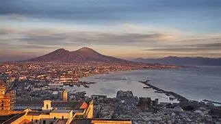 Image for Naples: Un Voyage Inoubliable au Coeur de l'Italie