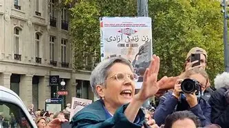 Image for Sandrine Rousseau et l'Iran : Analyses et controverses