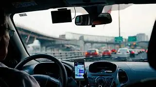 Image for Uber : Guide Complet - Histoire, Fonctionnement, Avantages & Inconvénients